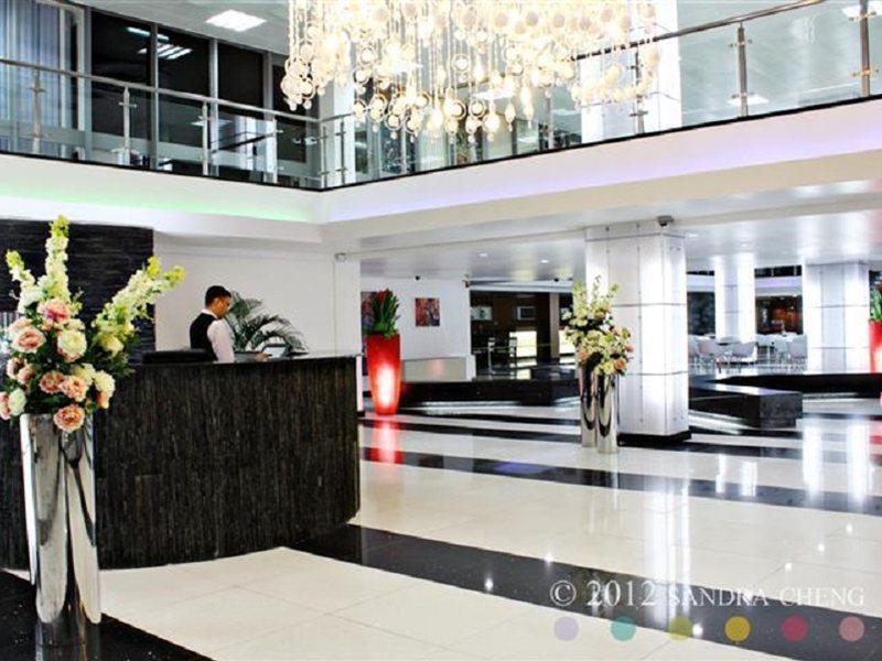 Radisson Hotel 파라마리보 외부 사진