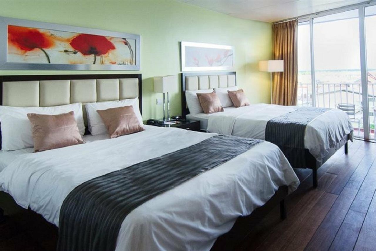 Radisson Hotel 파라마리보 외부 사진