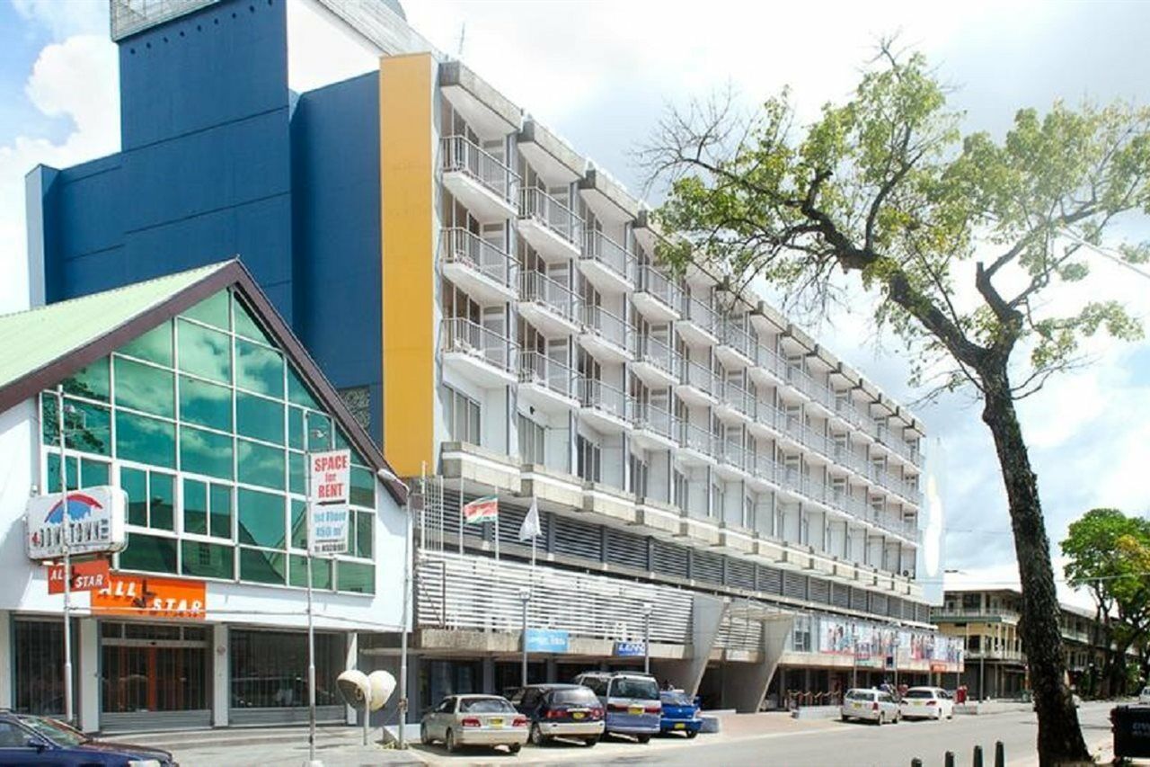 Radisson Hotel 파라마리보 외부 사진